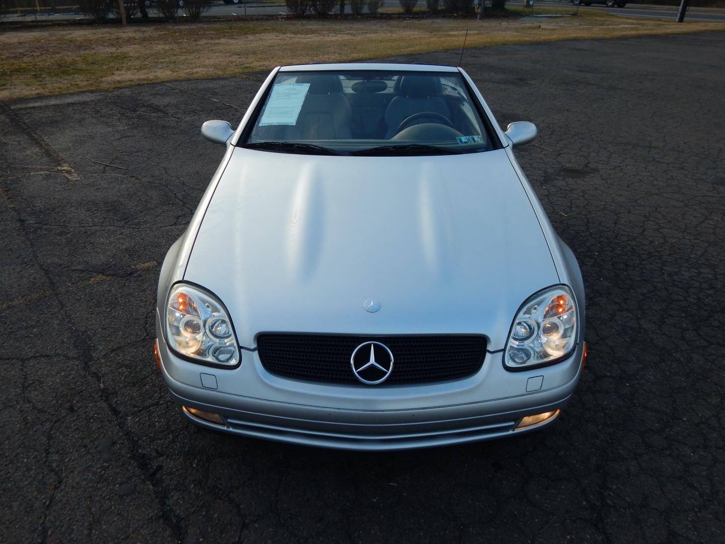 2000 Silver /Black Leather Mercedes-Benz SLK SLK230 (WDBKK47F2YF) with an 2.3L 4 cylinder supercharged engine, Automatic transmission, located at 6528 Lower York Road, New Hope, PA, 18938, (215) 862-9555, 40.358707, -74.977882 - Here we have a Mercedes SLK320 with a 2.3L 4 cylinder supercharged engine putting power to the rear wheels via an automatic transmission. Options include: black leather seats, power windows/locks/mirrors, Alpine head unit, heat/AC, tilt steering wheel, convertible hard top, cruise control, 16inch al - Photo#16